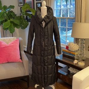 Gorgeous Cole Haan full length down coat warm & beautiful.
